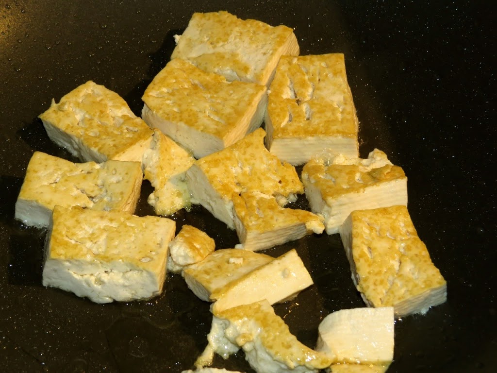 Gourmet's Soba Noodles with Vegetables, Crispy Tofu, and Toasted Sesame